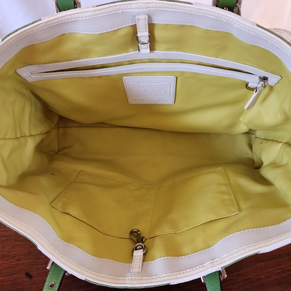 Coach green canvas & white leather zebra tote - Picture 5 of 12
